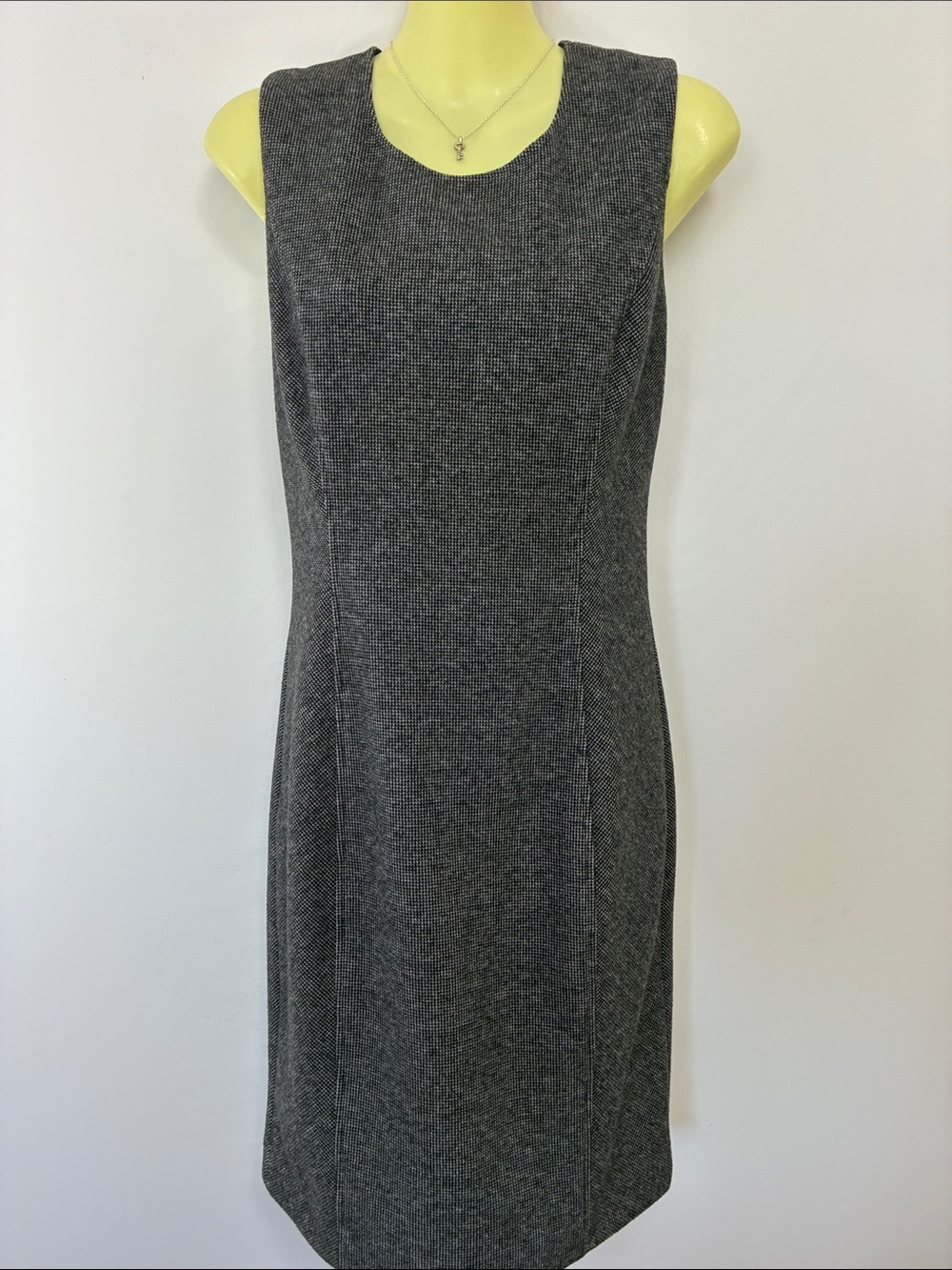 White House Black Market Dress Charcoal Sheath Gray Knit Excellent 6